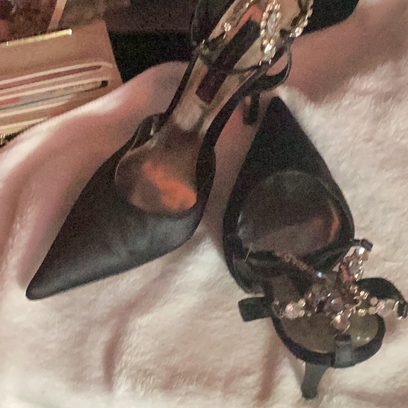 Steven! Satan 3 inch heel with a Crystal and satan crystal ankle strap. - Picture 3 of 5